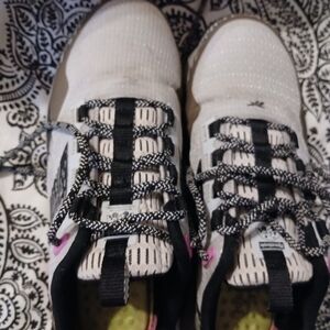 Adidas compo toe tennis shoe